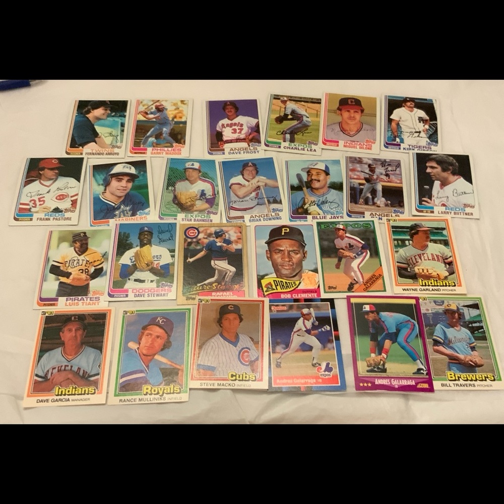 Bundle of Baseball Cards Lot 235